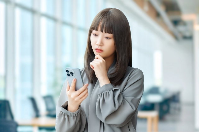 カードローンの利息はいくら？計算方法と年利別のシミュレーションも紹介