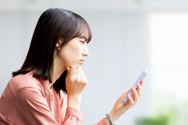国民健康保険料を滞納するとどうなる？差し押さえ・保険証の制限・対処法をわかりやすく解説